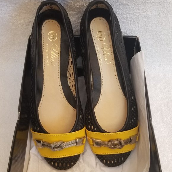 Ulas Fine Shoes All Leather Perforated Flats - Picture 2 of 9